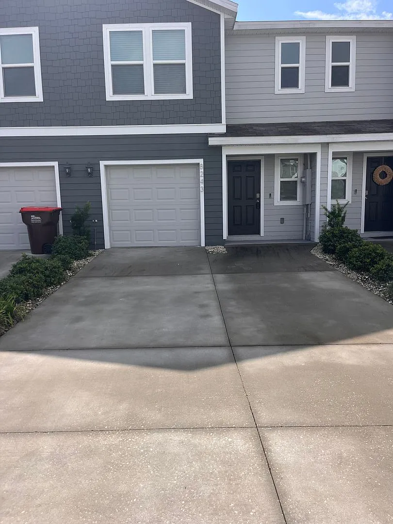 Beautiful Townhome Community Close to Everything! These go quick. — Photo 2