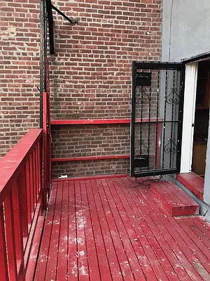 Rented by Alexander Bilu, LREB | media 13