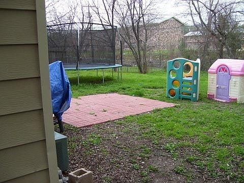 3rd image of 1005 Estelle Ave