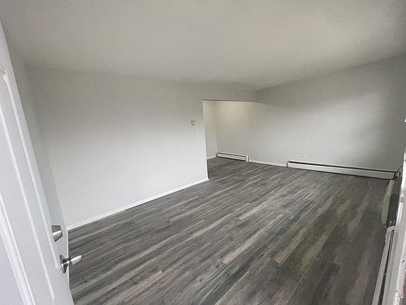 2nd image of 5331 S Kilbourn Ave APT 6