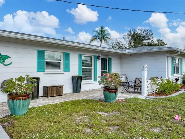 40 Crestview Dr, Englewood, FL 34223