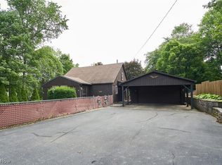 1535 Ambre Dr, Akron, OH 44312