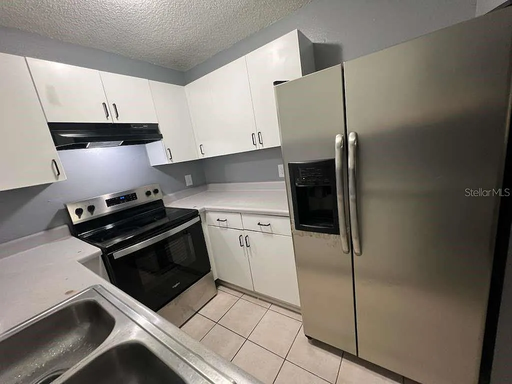 3 bed, 2.0 bath, 1356 sqft, $2,600 — Photo 4