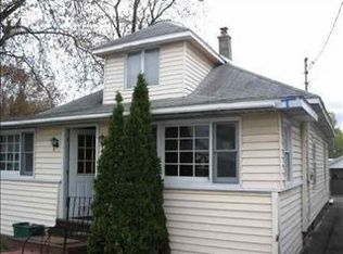 5 Valley Rd, Albany, NY 12205