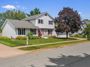 949 Westview Circle Dr, Onalaska, WI 54650