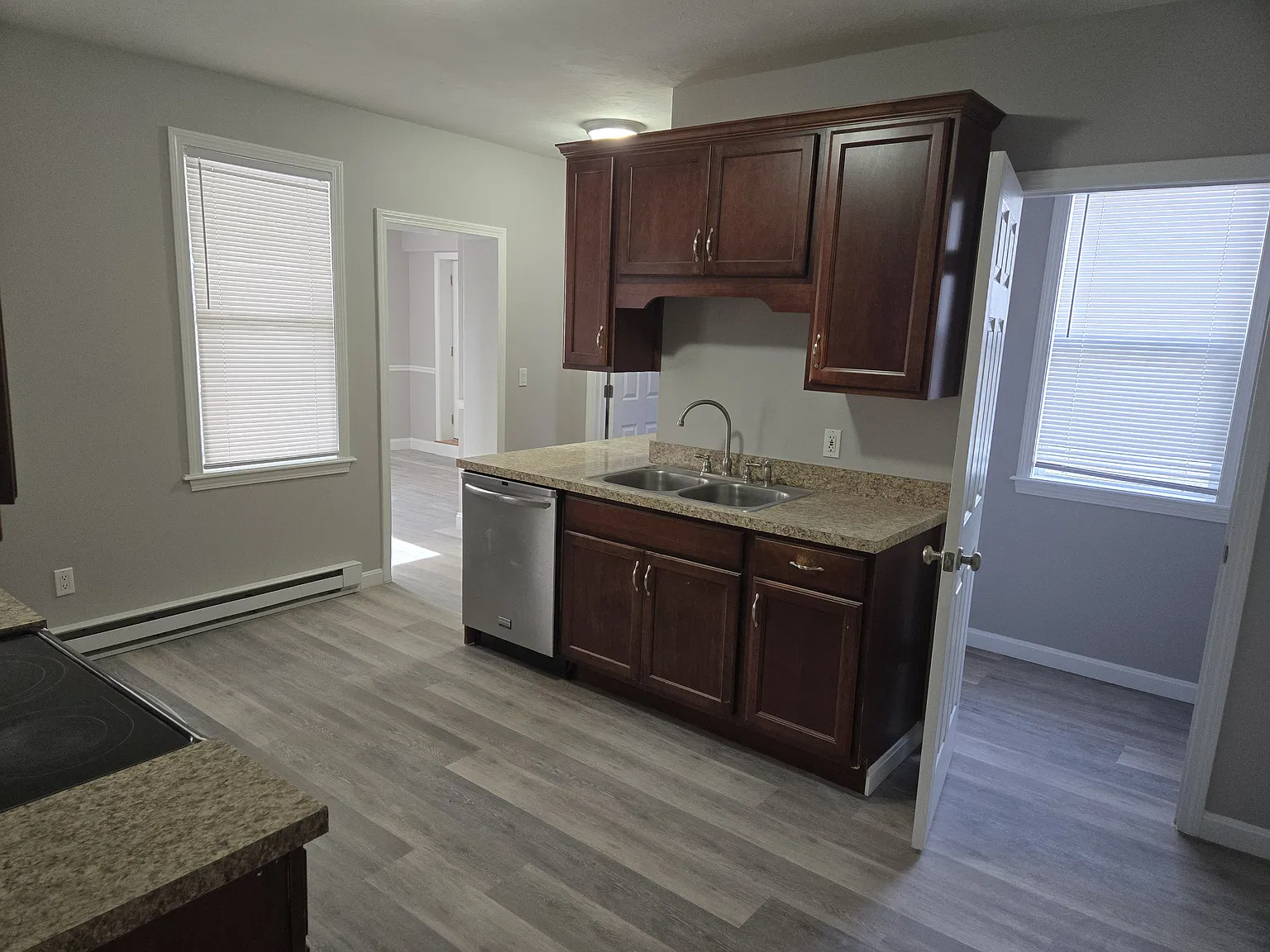 3 bed, 1200 sqft, $2,300 — Photo 1