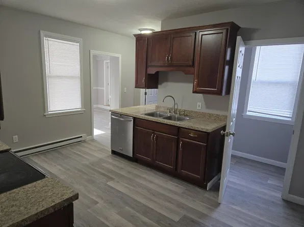 62 Cedar St APT 1, Taunton, MA 02780