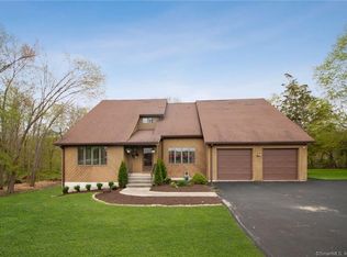 103 Pocono Rd, Danbury, CT 06804