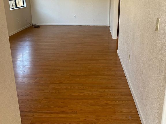 2nd image of 10 Clove Ct