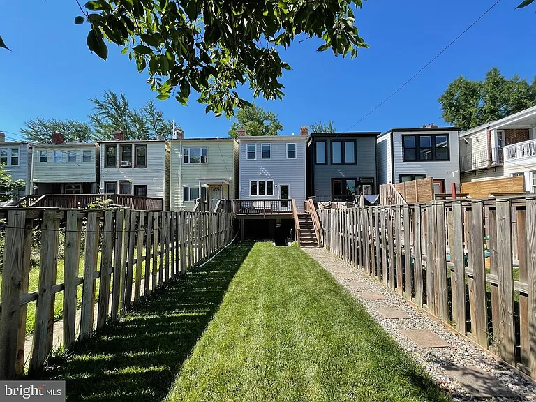 1622 Gales St NE — Photo 36