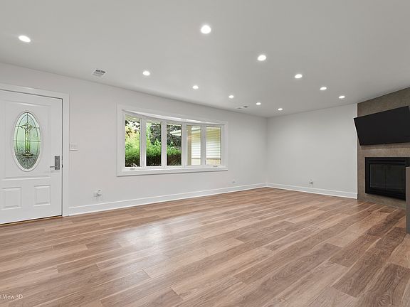 3rd image of 1735 Indian Hill Dr