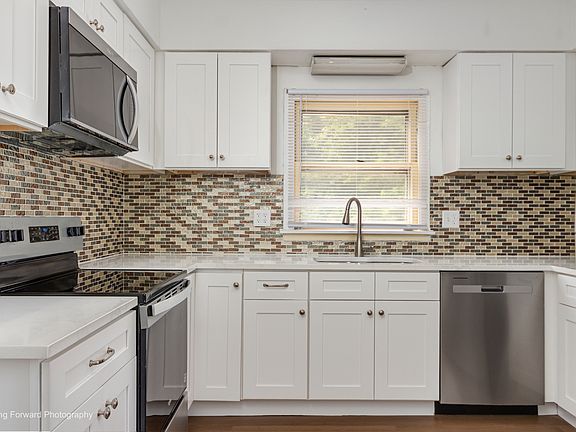 2nd image of 1939 Miller Ct