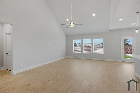 1224 Redcoat Dr — Photo 9