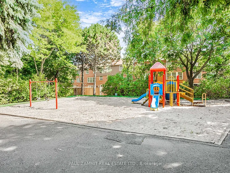 42 Windsor Court Rd — Photo 21