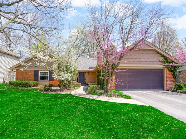 777 Fox Hunt Trl, Deerfield, IL 60015