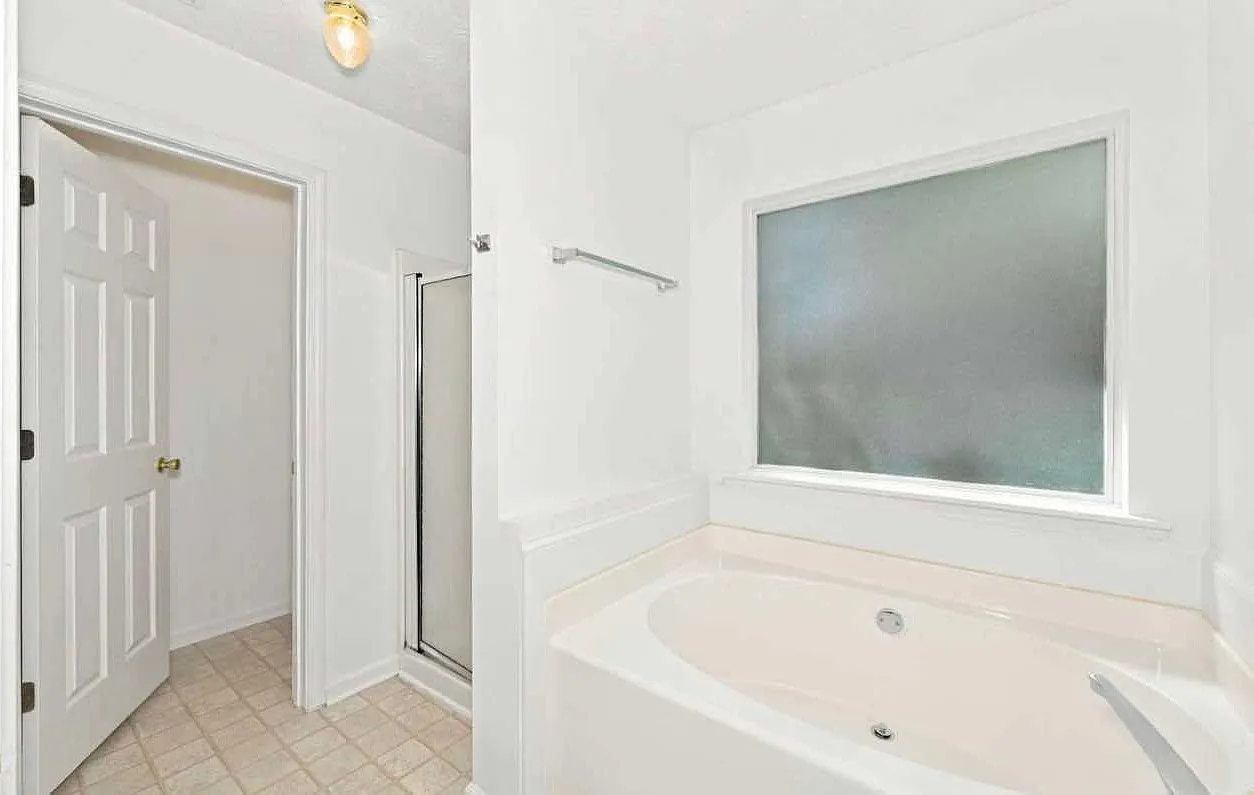 3 bed, 2073 sqft, $2,473 — Photo 1