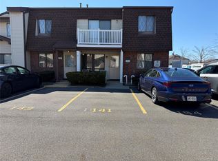 141 Cambridge Drive E #141, Copiague, NY