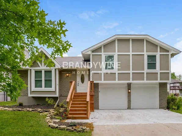905 NE 108th Ter, Kansas City, MO 64155