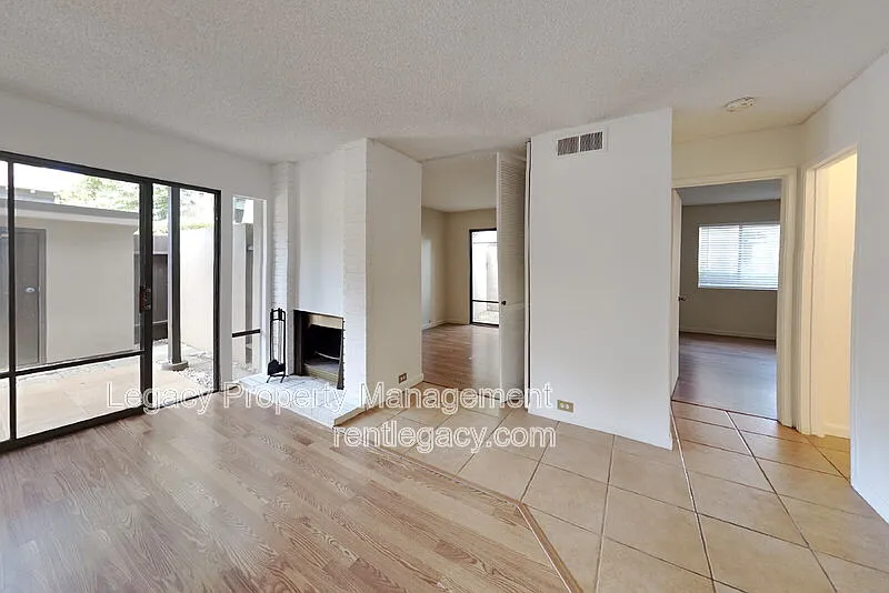 2 bed, 1.0 bath, 781 sqft, $1,700 — Photo 4