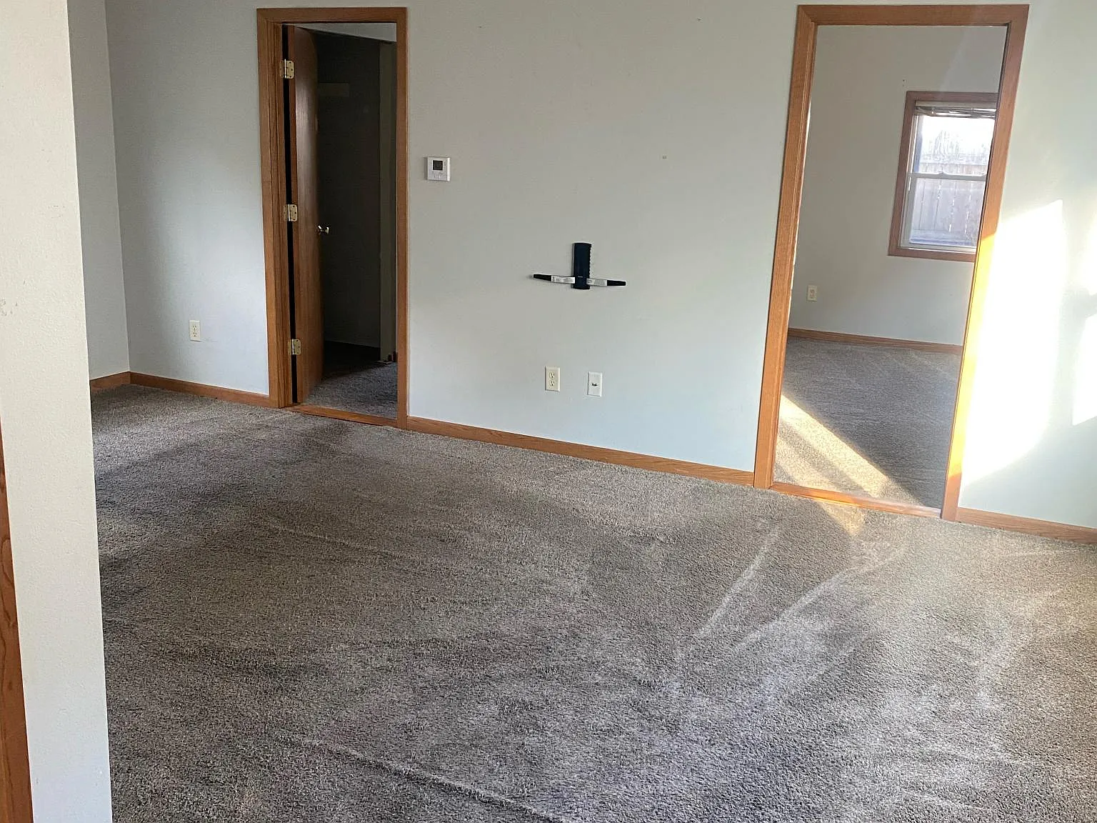 2 bed, 1000 sqft, $1,350 — Photo 3