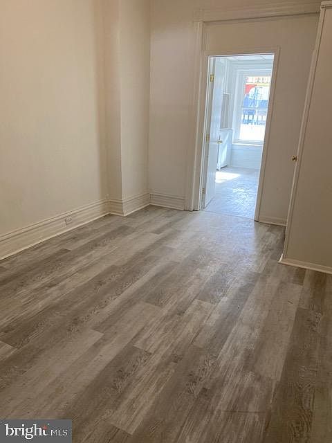 2nd image of 939 W Gordon St