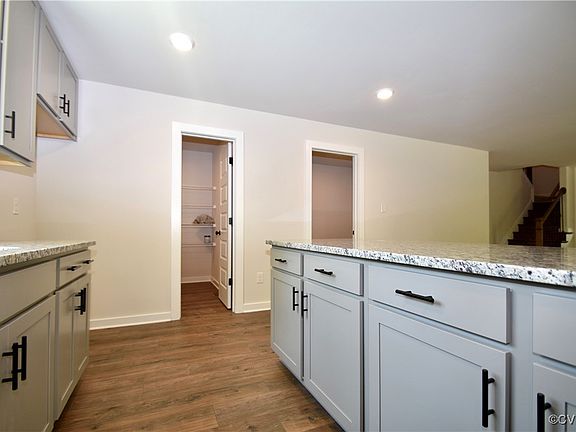 4th image of 5029 Glendale Woods Pkwy
