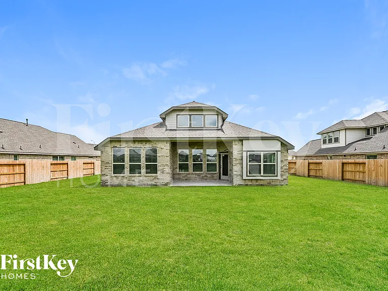 14915 Lake Shore Ave — Photo 15