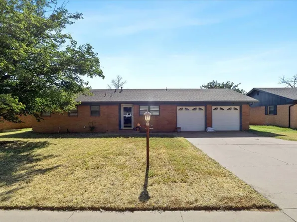 124 Eagle Ave, Levelland, TX 79336