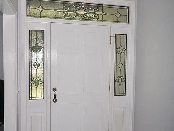 3rd image of 6002 Villeneuve Ln