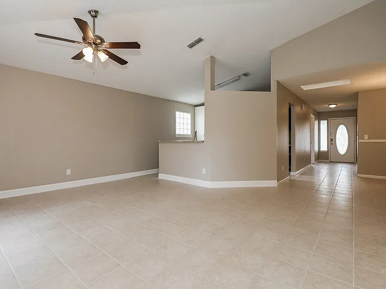 12325 Mastin Cove Rd — Photo 6