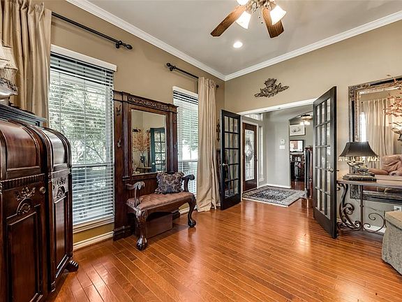4th image of 2706 Lake View Dr