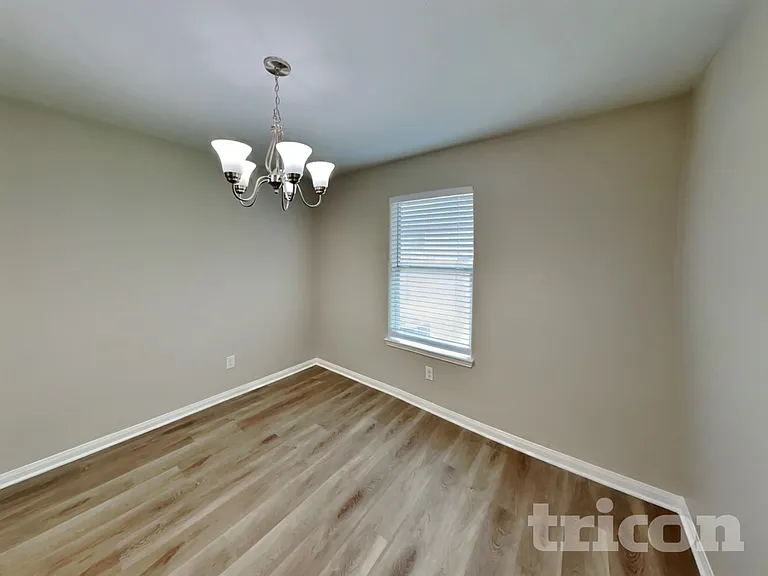 308 Crooked Pine Ct — Photo 4