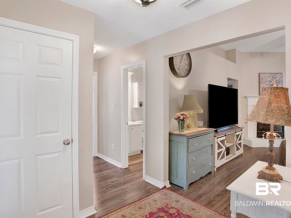 5th image of 9908 Hollowbrook Ave