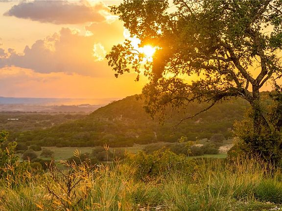 4th image of 901 High Mountain Rd