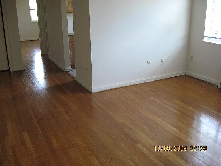 540 N Thomas St — Photo 5