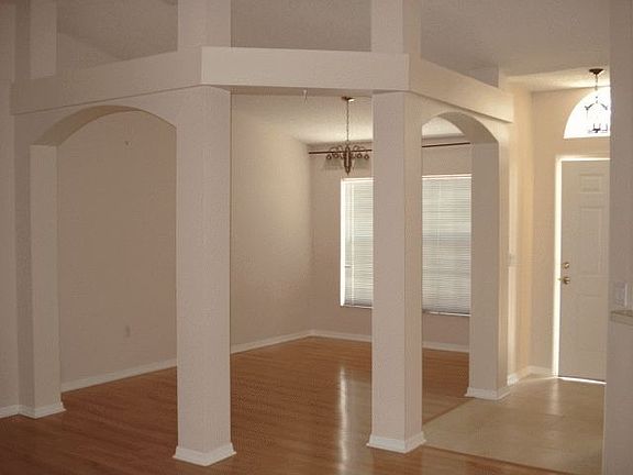4th image of 14 Ethel Ln