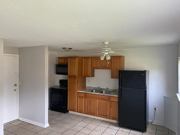 2545 Montana Ave #12 — Photo 2