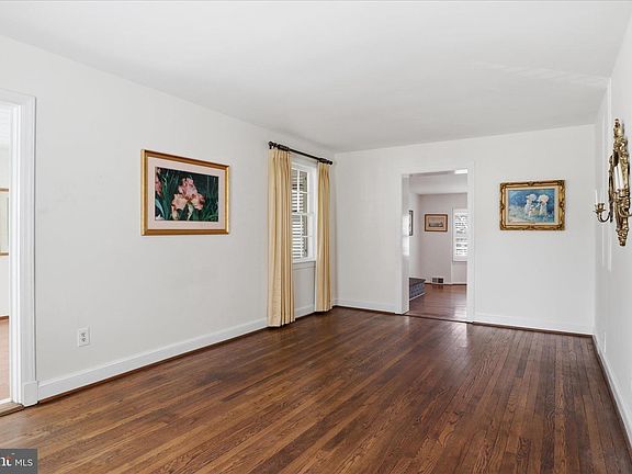 2nd image of 10010 Raynor Rd