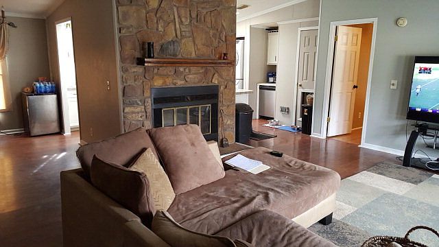 2nd image of 755 Caldwell St
