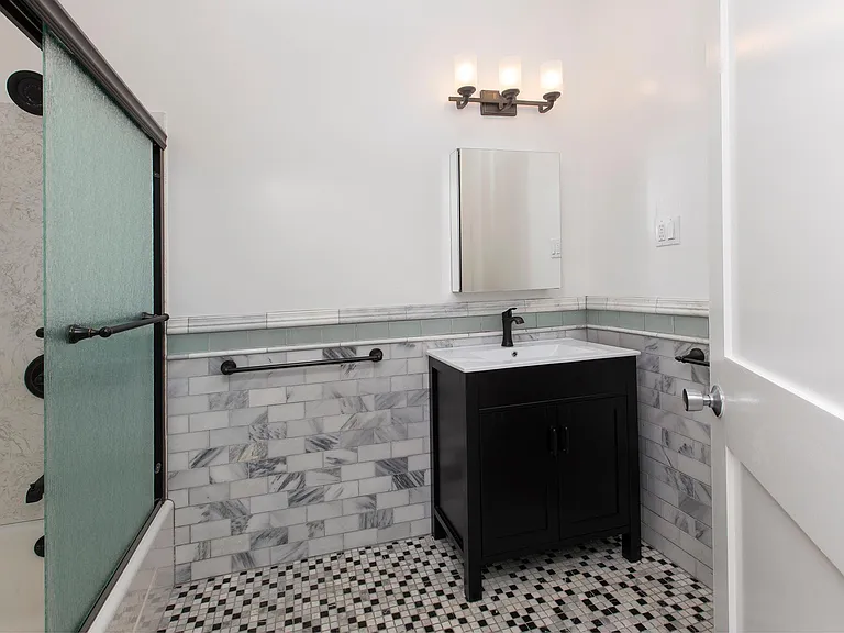 507 Haight St #E — Photo 17