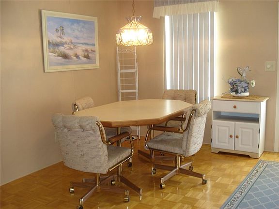 5th image of 16000 SW Indianwood Cir