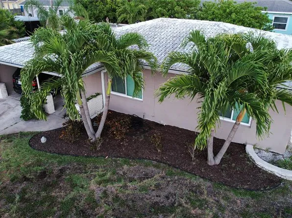 345 145th Ave E, Madeira Beach, FL 33708