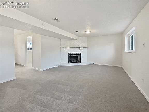 3rd image of 2051 Del Mar Dr