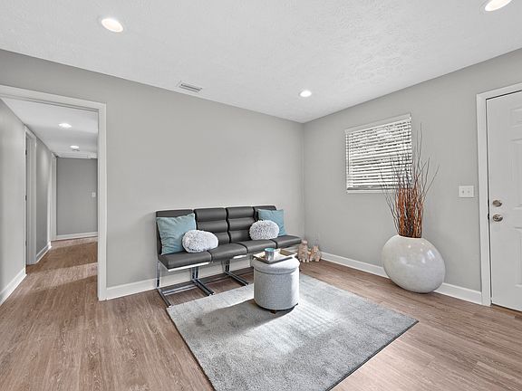 5th image of 875 SAILFISH Drive E