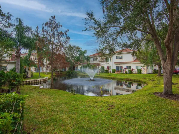 556 7th Square #101, Vero Beach, FL 32962