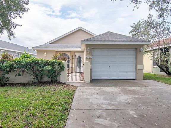 3rd image of 3441 Reserve Cir N
