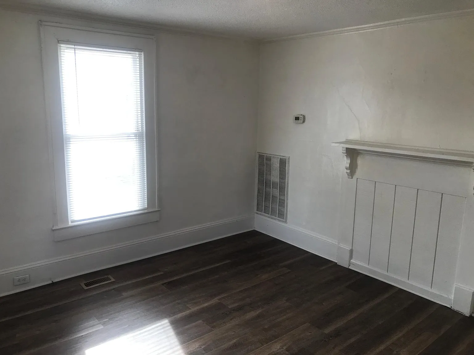 3 bed, 1300 sqft, $1,450 — Photo 2