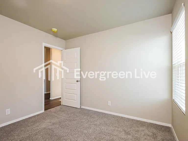 1002 W Lawton Rd — Photo 12
