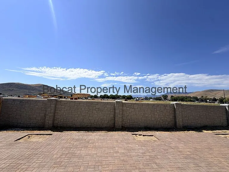 1751 Boundary Peak St — Photo 44