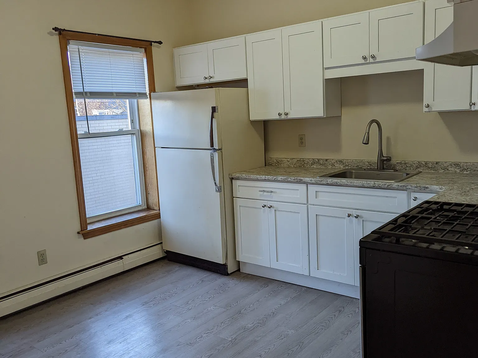 1 bed, 1.0 bath, 800 sqft, $2,200 — Photo 1